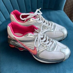 Nike turbo 8 Pink and Silver Size 7y